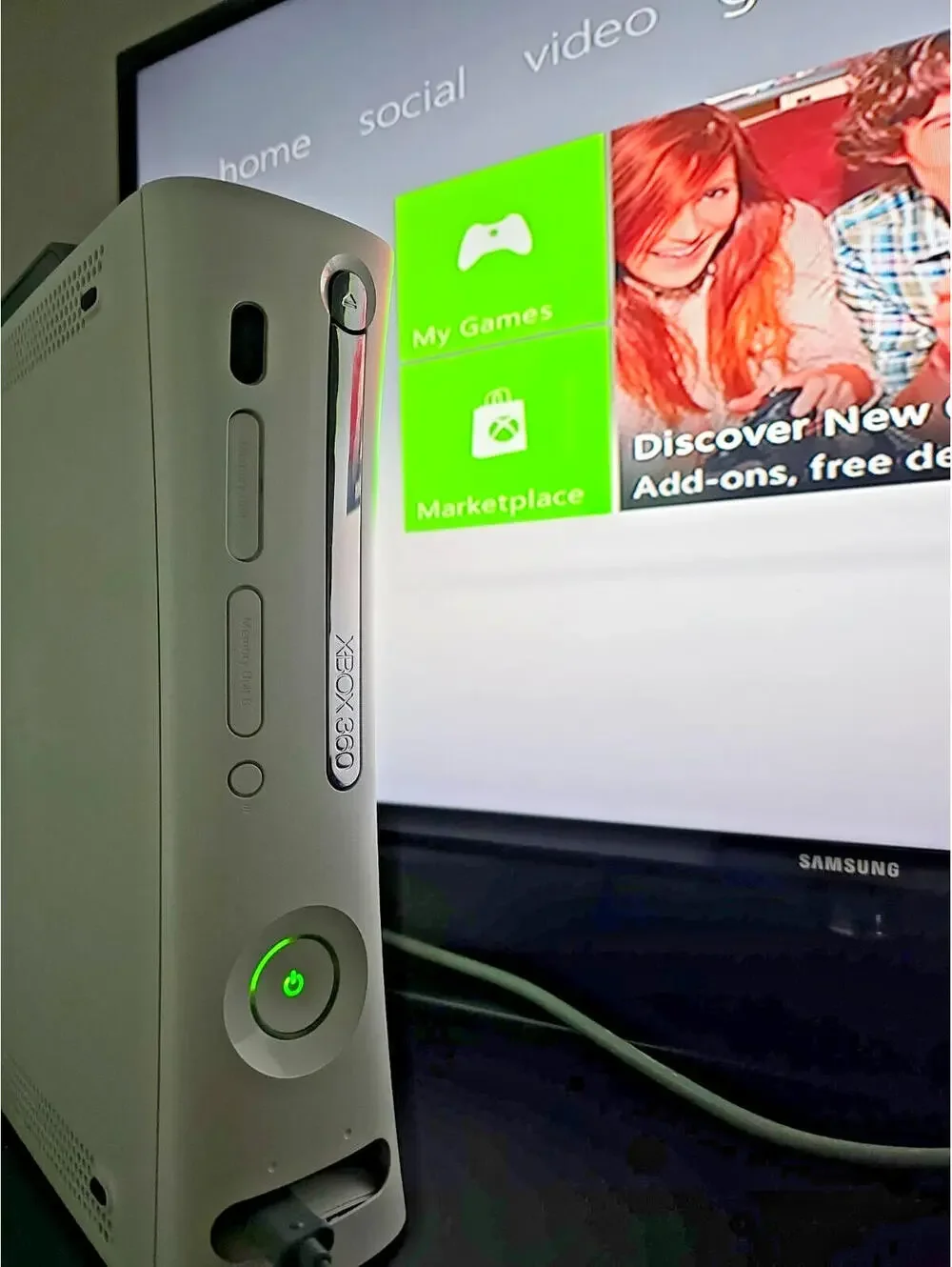 Microsoft Xbox 360 White Console Only Powers On Not Reading Discs Parts Repair